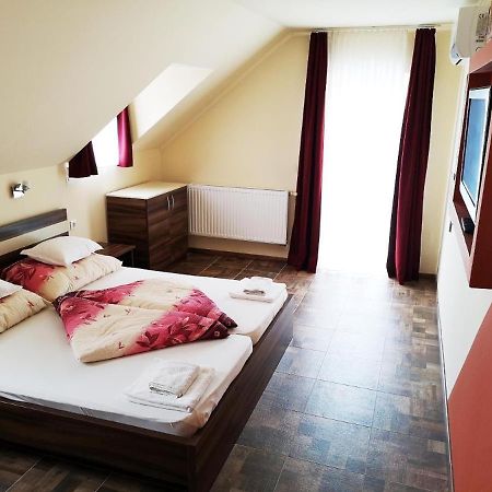 Bed and Breakfast Borostyán Panzió Balatonfüred Esterno foto