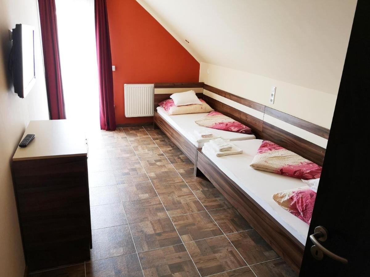 Bed and Breakfast Borostyán Panzió Balatonfüred Esterno foto