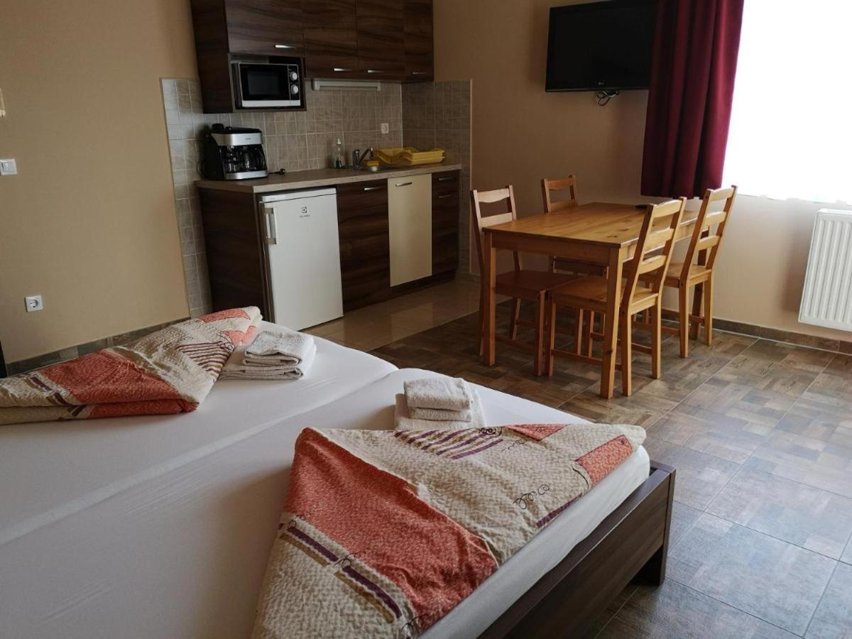 Bed and Breakfast Borostyán Panzió Balatonfüred Esterno foto