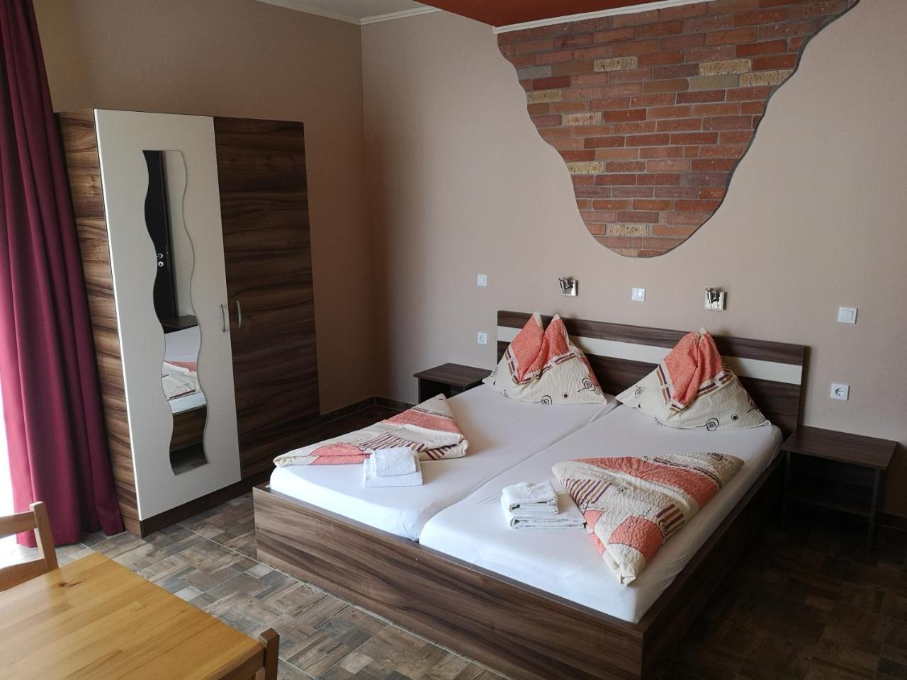 Bed and Breakfast Borostyán Panzió Balatonfüred Esterno foto